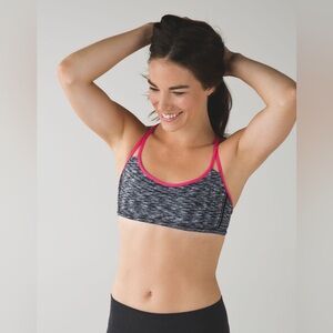 Lululemon Lighten Up Bra
Dramatic Static White Black/Bon Bon/Flash Light Size 6